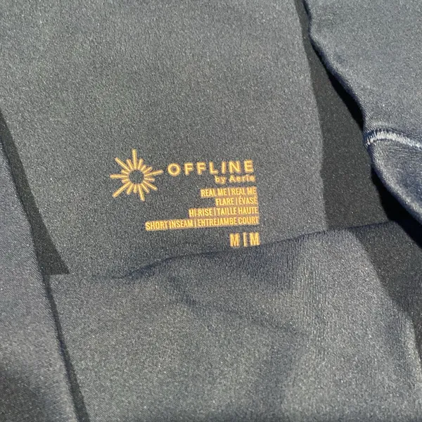 Offline by Aerie Hi-Rise Leggings Short Sz M - Image 3