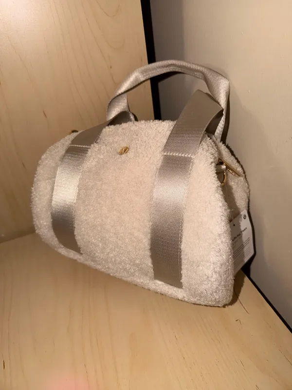 Lululemon Mini Duffel Bag Fleece - Image 2