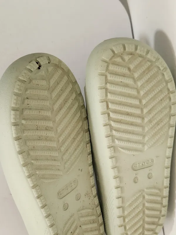 Crocs Pale Green Slide Sandals Size 7 - Image 9