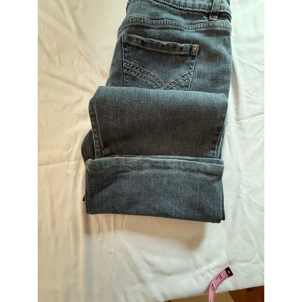 Womens Medium Wash Straight Leg Jeans with Studded‎ Back Pockets Blue Denim - Image 2