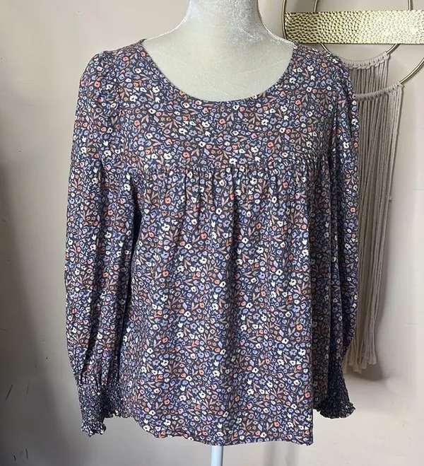 Universal Threads • floral puff sleeve smocked top - Image 2