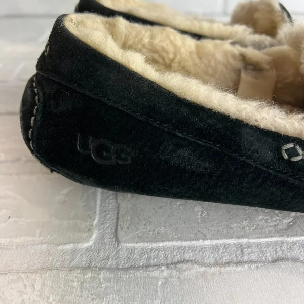 UGG‎ Ansley Moc Slippers Womens 9 Black Suede Sheepskin Slip On Cozy Loafer - Image 3