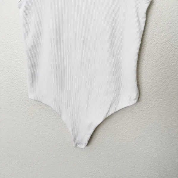 [Nuuds] White Ribbed Knit Scoop Neck Sleeveless Tank Bodysuit Top Size Medium M - Image 7