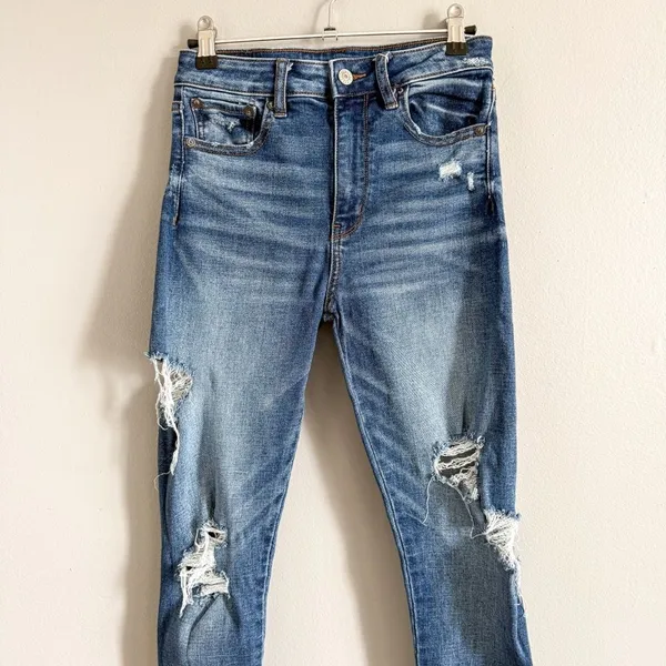 American Eagle Medium Wash Super High Rise Distressed Jegging Size 2 - Image 3