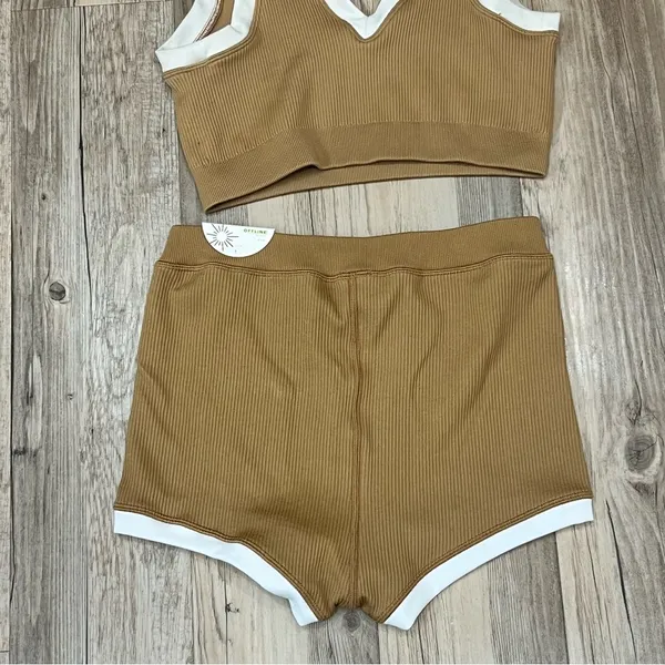 NWT Aerie 2- piece tan ribbed bootyshorts sports bra sz Medium Large shortie - Image 7