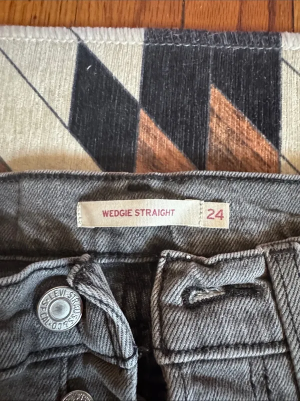 Levi's Gray Straight-Leg Ankle Jeans - Image 4