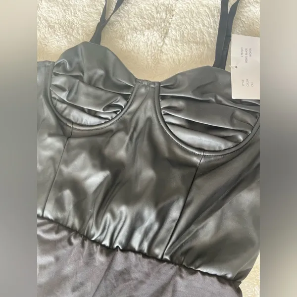 Leather PU bodysuit, spandex in the bottom. Size M - Image 3