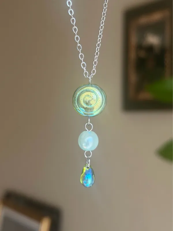 Handmade Czech glass teardrop & swirl necklace🍃🌀 - Image 3
