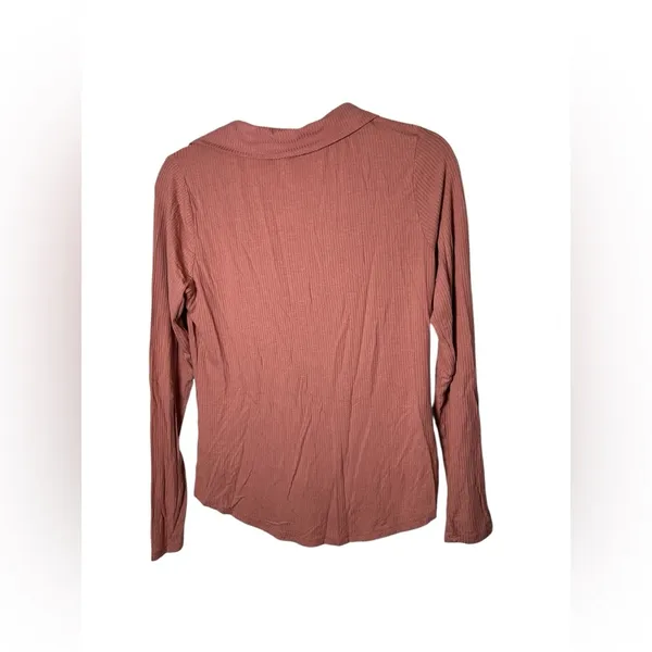 Steve Madden Ribbed Button Front Long Sleeve Top‎ Ruched Front Mauve Size M - Image 7