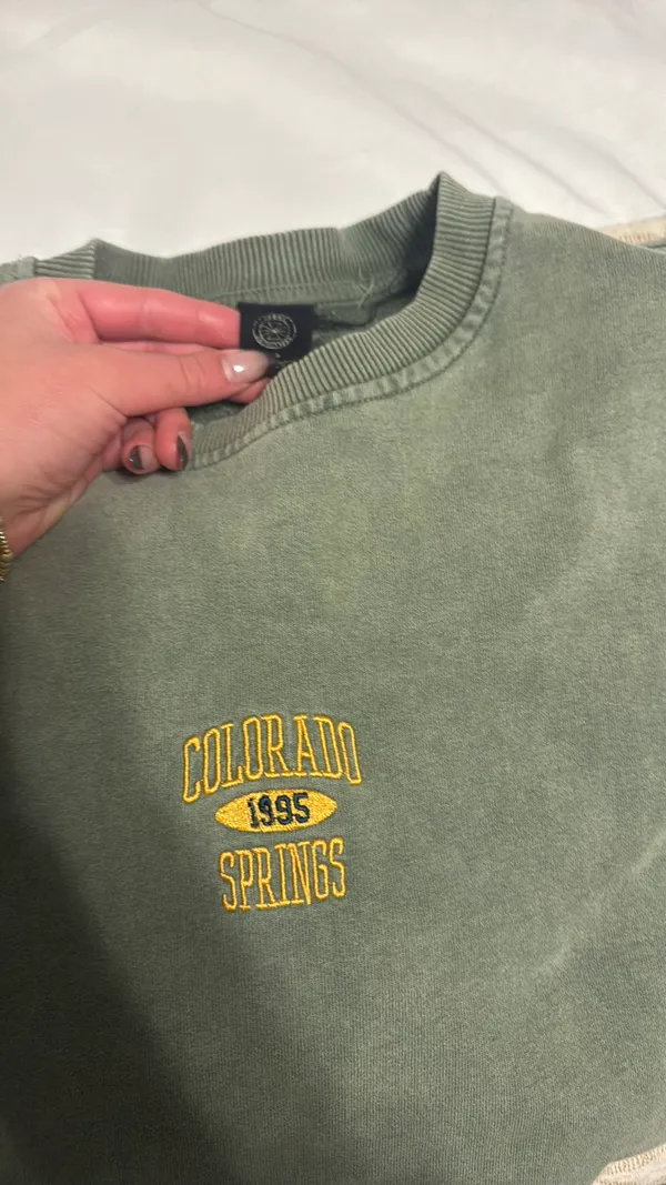 Urban outfitters sweatshirt - Image 4