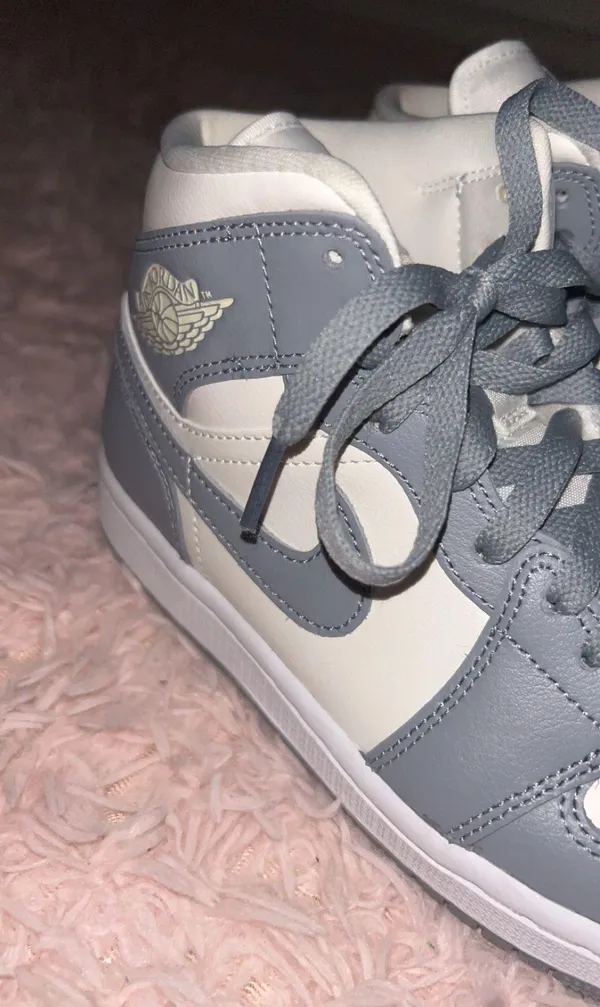 Air Jordan Women’s  1 Mid Stealth - Image 7