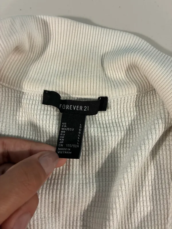 Forever 21 Women's White Waffle Knit Malibu California Graphic Polo Top Size S - Image 3