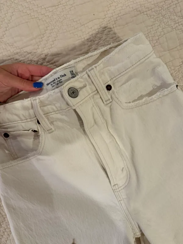 Abercrombie White Jeans - Image 4