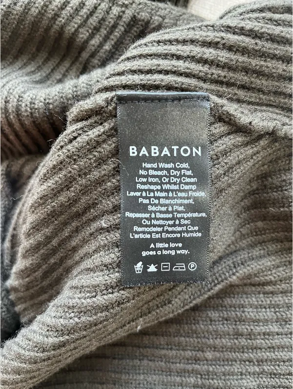 Aritzia Babaton Wool Blend Sweater - Image 4