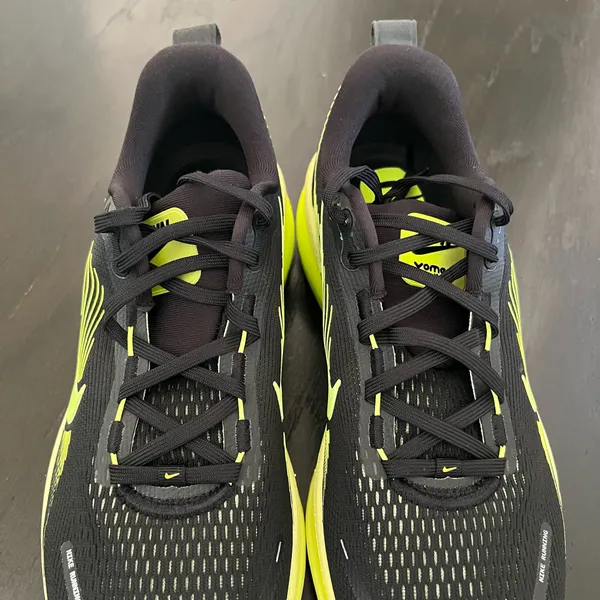 New NIKE Vomero 18 Black Volt Cyber - Image 5