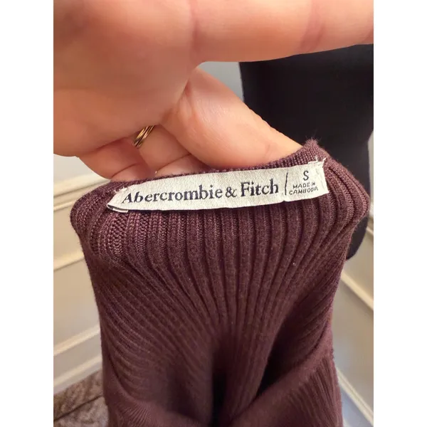 Abercrombie & Fitch Hardware Keyhole Long-Sleeve Sweater Top Chocolate Brown - Image 6