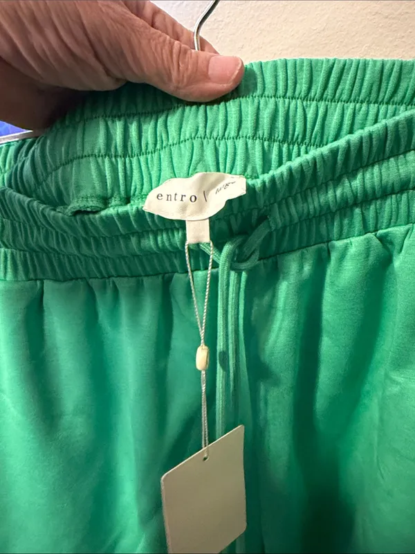 ENTRO Green Bubble Top and Short Size Large NWT - Image 8