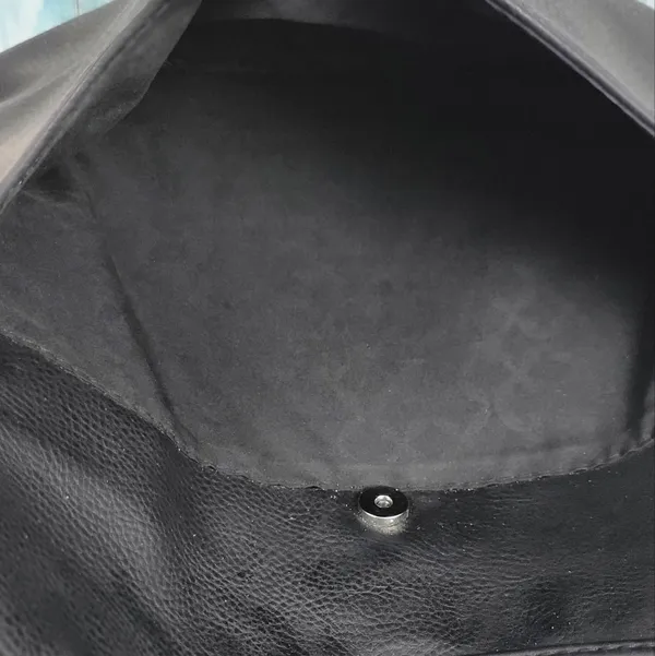 Source Unknown Hobo Shoulder Bag Front Zip - Image 5