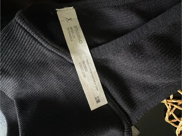 Black Deep V Crop Top Small - Image 7
