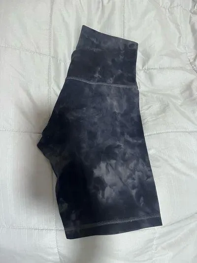 Dimond dye Lululemon align biker shorts  - Image 3