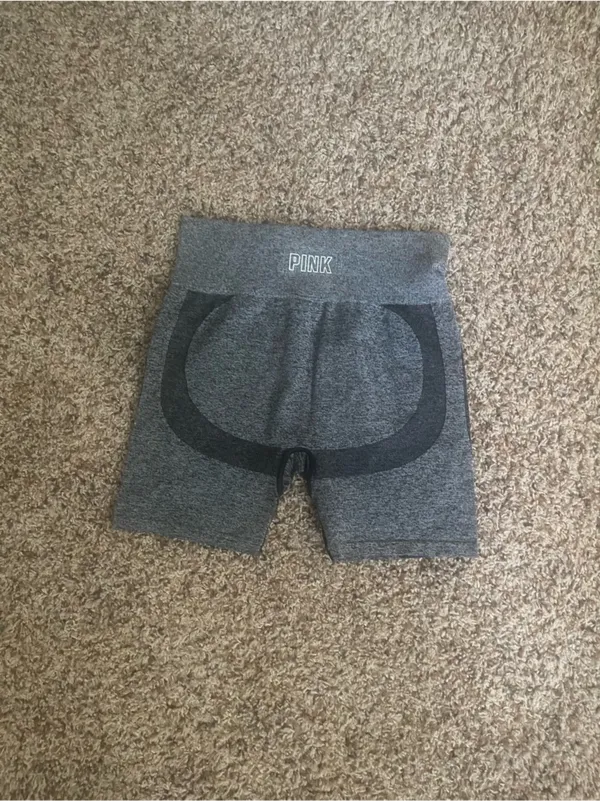 PINK Victoria's Secret Gray and Charcoal Seamless Bike Shorts - Image 3