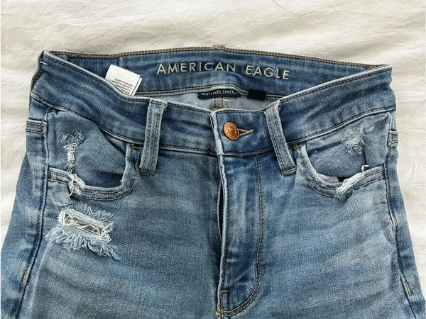 American Eagle Outfitters Ripped Skinny Jeans in Dark Blue - Image 2