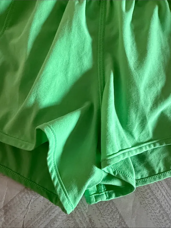 Lululemon Hotty Hot Shorts Low Rise 2.5” Lime Green Women’s Size 2 - Image 4