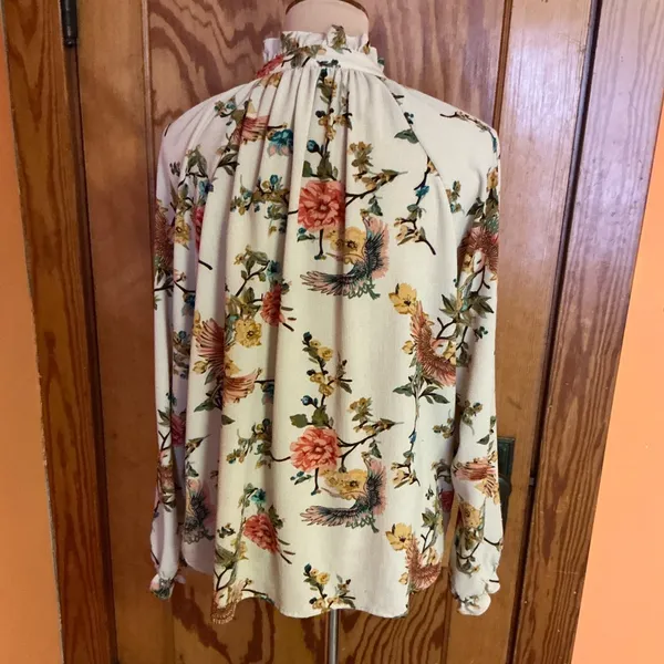 Entro Boho Floral Peasant Blouse Cream Bird Print Tassel Tie Top - Image 9