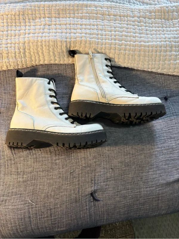 Sincerely Jewels leather “Harley” boot with side zip. - Image 5
