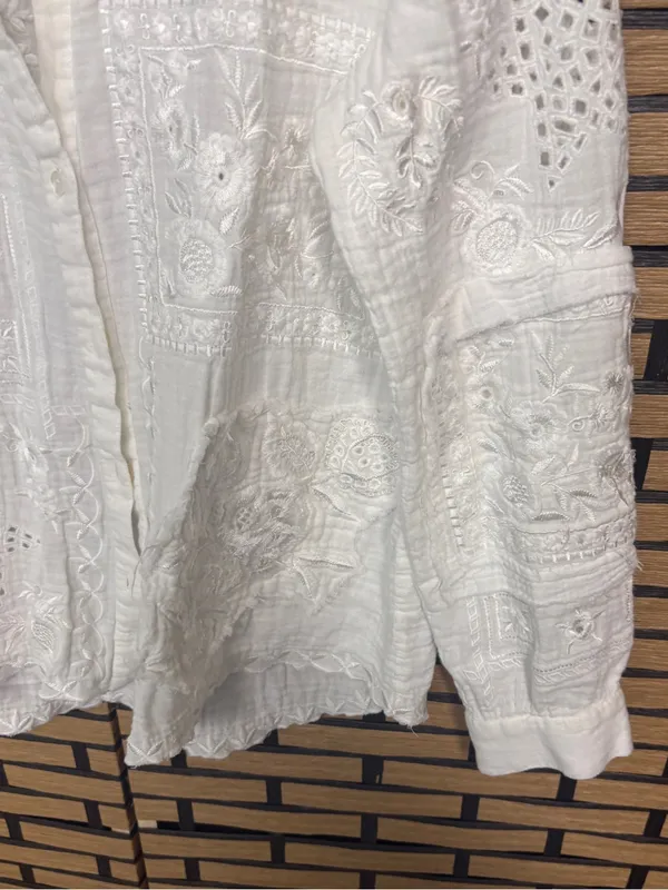 Sundance White Floral Button Down Shirt Size small - Image 2