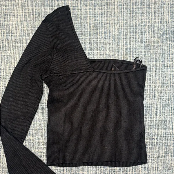 Abercrombie and Fitch NWT Black One shoulder Sweater Long Sleeve Top:Size Large - Image 4
