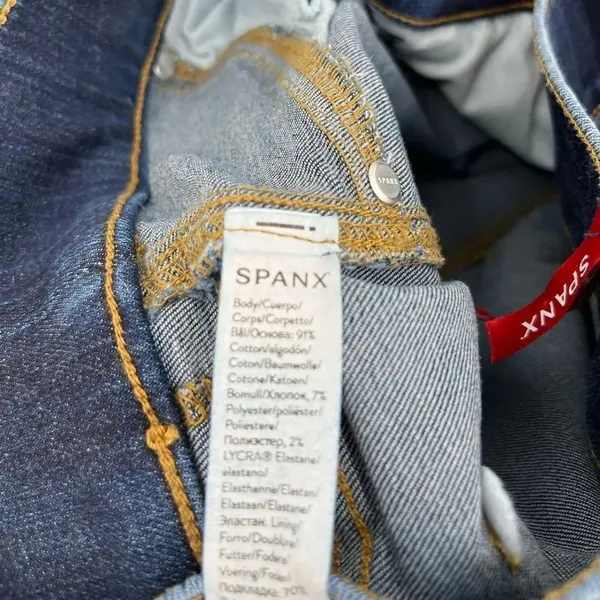 Spanx women’s dark blue pull on dark wash slimming flare denim jean size M - Image 4