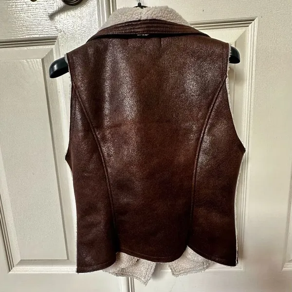 Forever 21 brown faux leather zip up vest - Image 2