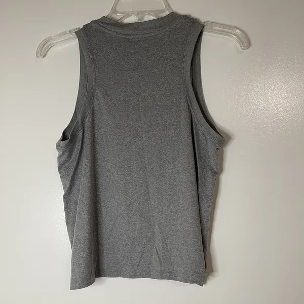 VUORI gray crew neck workout athletic tank top size medium - Image 3