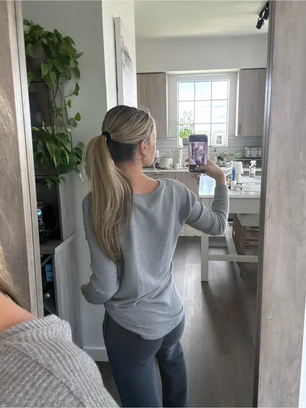 Classic Women's Long-Sleeve Crewneck Top - Gray (Size Small) - Image 2