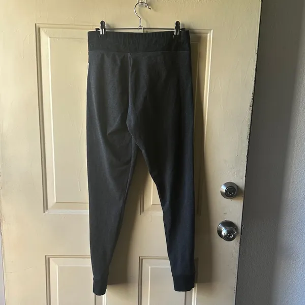 PINK Victoria's Secret Charcoal Leggings with Logo - Image 3