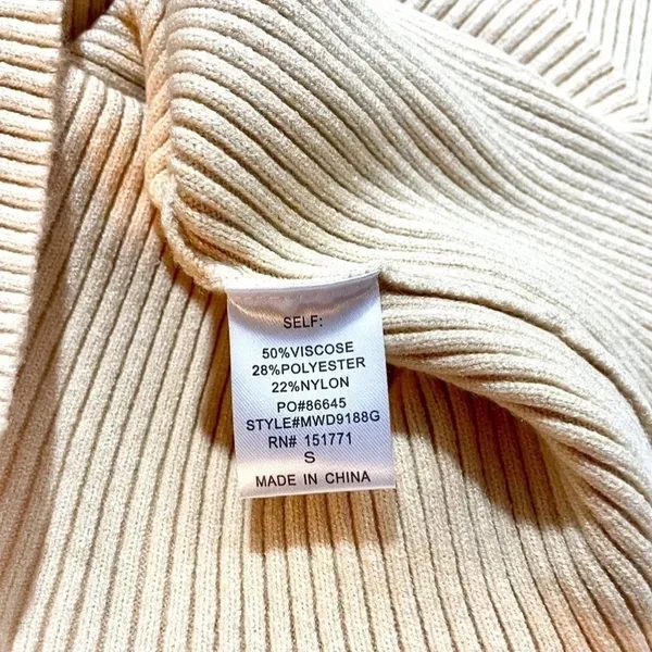 NWT Gilli Ribbed Off The Shoulder Bodycon Sweater Dress - Image 5