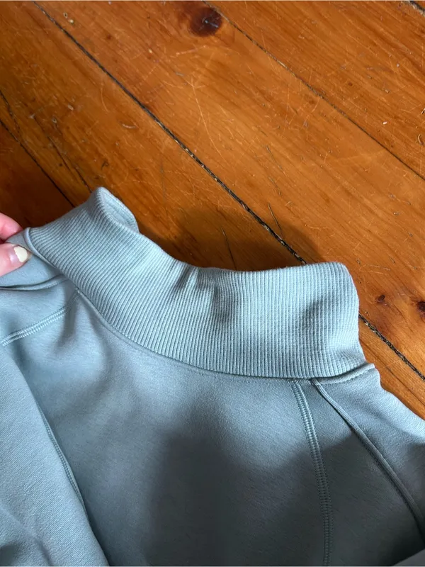 Lululemon Plush Fleece Curved
Hem Pullover silver blue small - Image 6