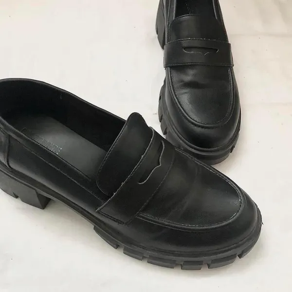 Y2K Black chunky platform schoolgirl preppy minimalist goth grunge loafers oxfords office siren core 2" heels-Size 9M - Image 2