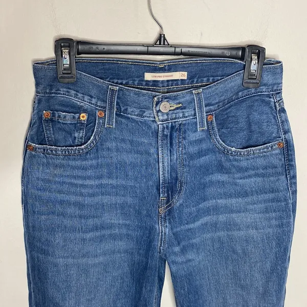 Levi's Low Pro Straight leg distressed jeans in breathe out medium wash size 26 - Image 4