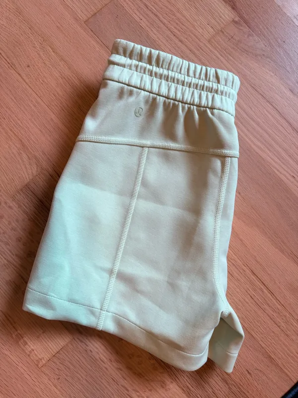 Lululemon Softstreme High-Rise Short 4" - Image 3