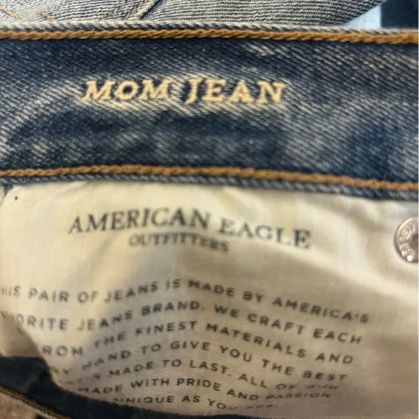 American Eagle Mom Jeans Womens 2 Light Wash Distressed‎ Straight Leg Clean Girl - Image 6