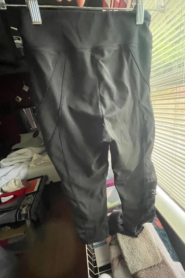 Capri Athletic Leggings Black - Image 2