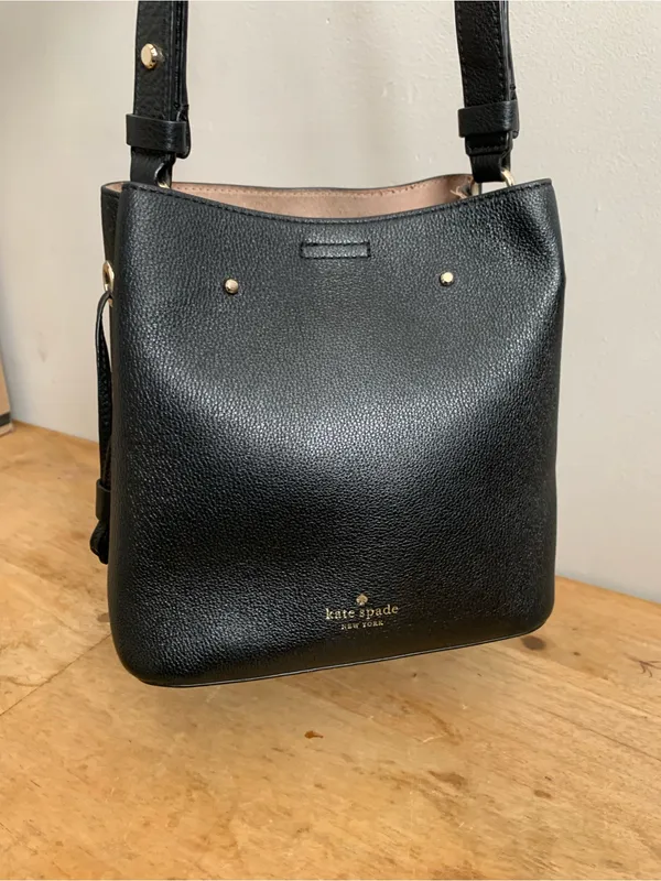 Kate Spade New York Marti Small Leather Bucket Bag Shoulder Bag in Black - Image 5
