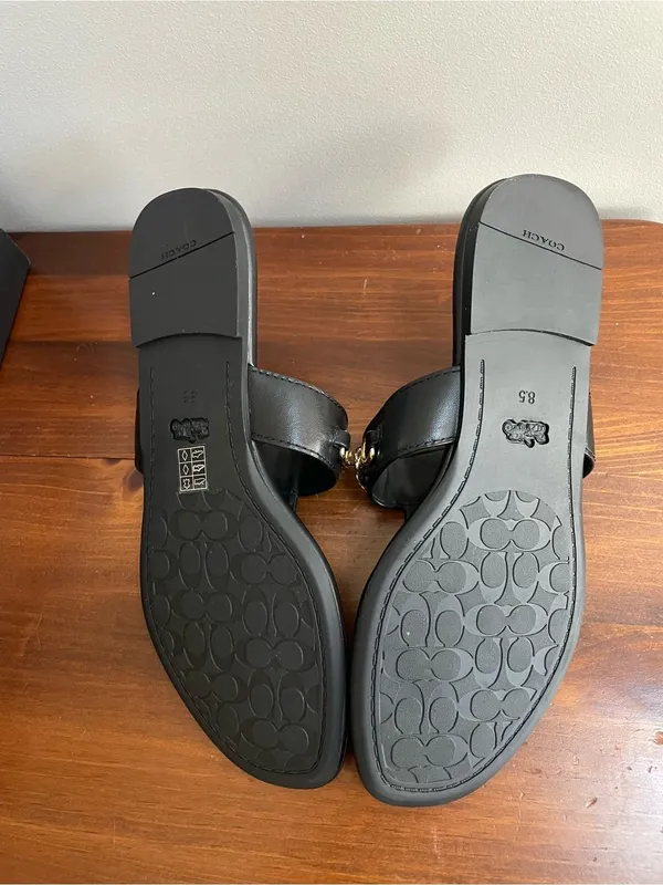 Coach Black Leather Thong Sandals with Gold Chain Accent Size 8.5 - Image 5