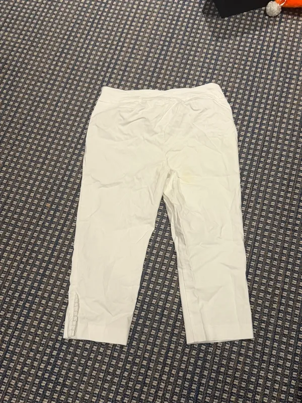 Chico's White Capri Leggings - Cropped Stretch Pants - Image 3