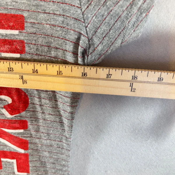 524 | Nebraska Huskers Gray Striped Graphic Tee Womens Large NCAA‎ - Image 4