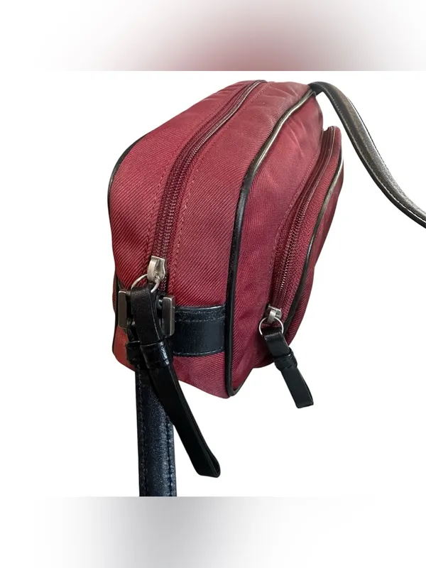 Vintage y2k Coach Rare Red Nylon Leather Trim Shoulder Bag with Zipper pockets - Image 5