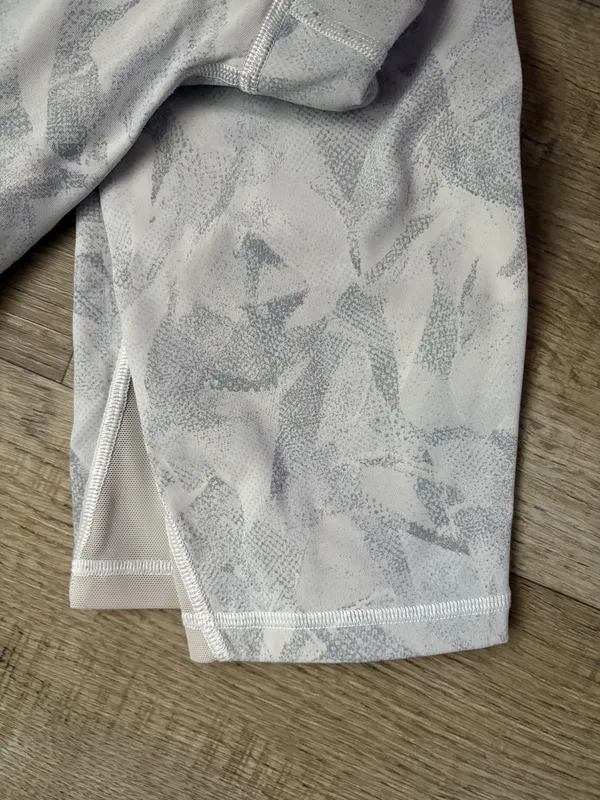 Lululemon Train Times HR Tight 25" Sz 10 - Image 4