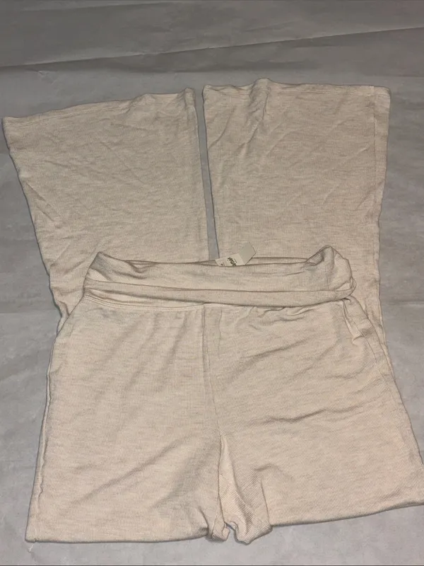Aerie Womens NWT “Gotta Jet” cream Flare Ribbed Pants Size medium High Waist NWT - Image 2